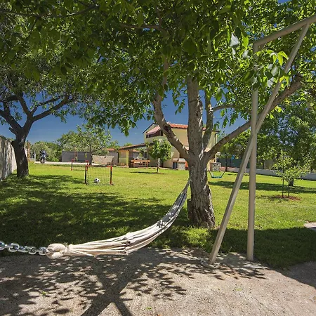 Family Friendly House With A Parking Space - 22738 * 풀라