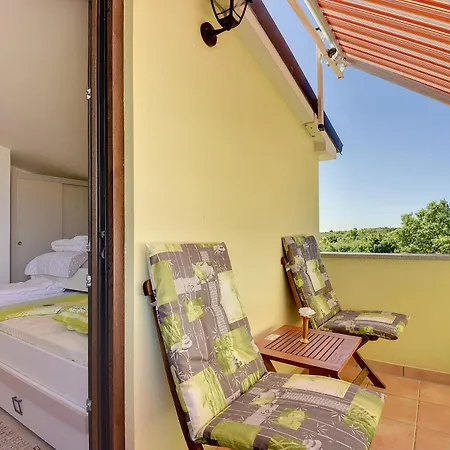 Family Friendly House With A Parking Space - 22738 Holiday home Pula