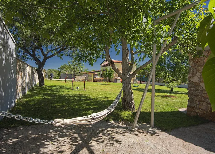 Family Friendly House With A Parking Space - 22738 * 풀라