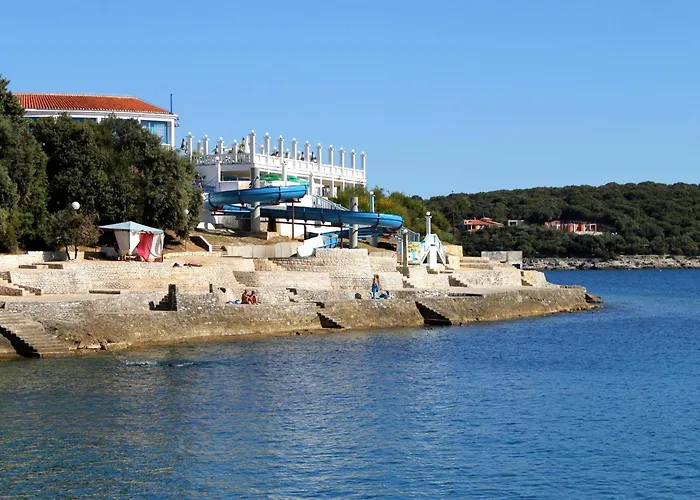 Family Friendly House With A Parking Space - 22738 *