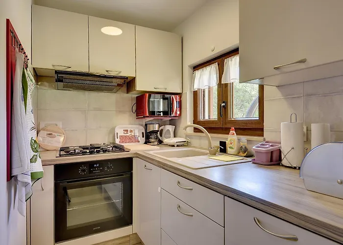 Family Friendly House With A Parking Space - 22738 펜션