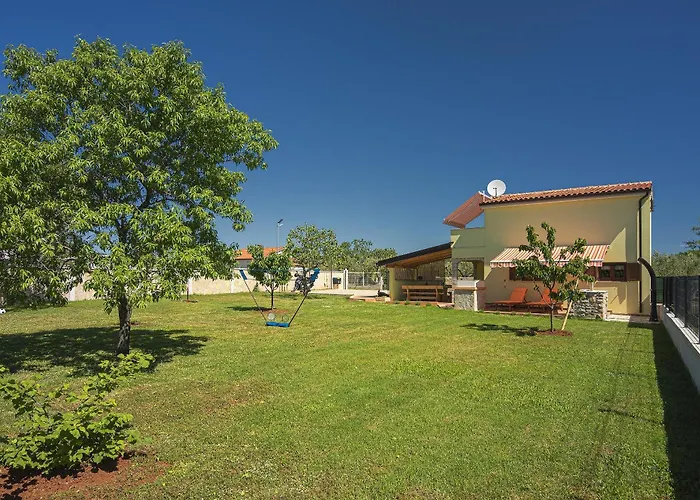 펜션 Family Friendly House With A Parking Space - 22738