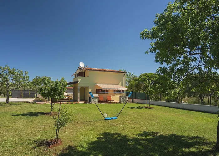 Family Friendly House With A Parking Space - 22738 펜션 *